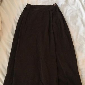 Vintage pleated brown winter skirt with pockets